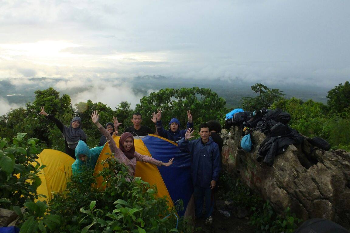 Trekking & Camping @Gunung Munara